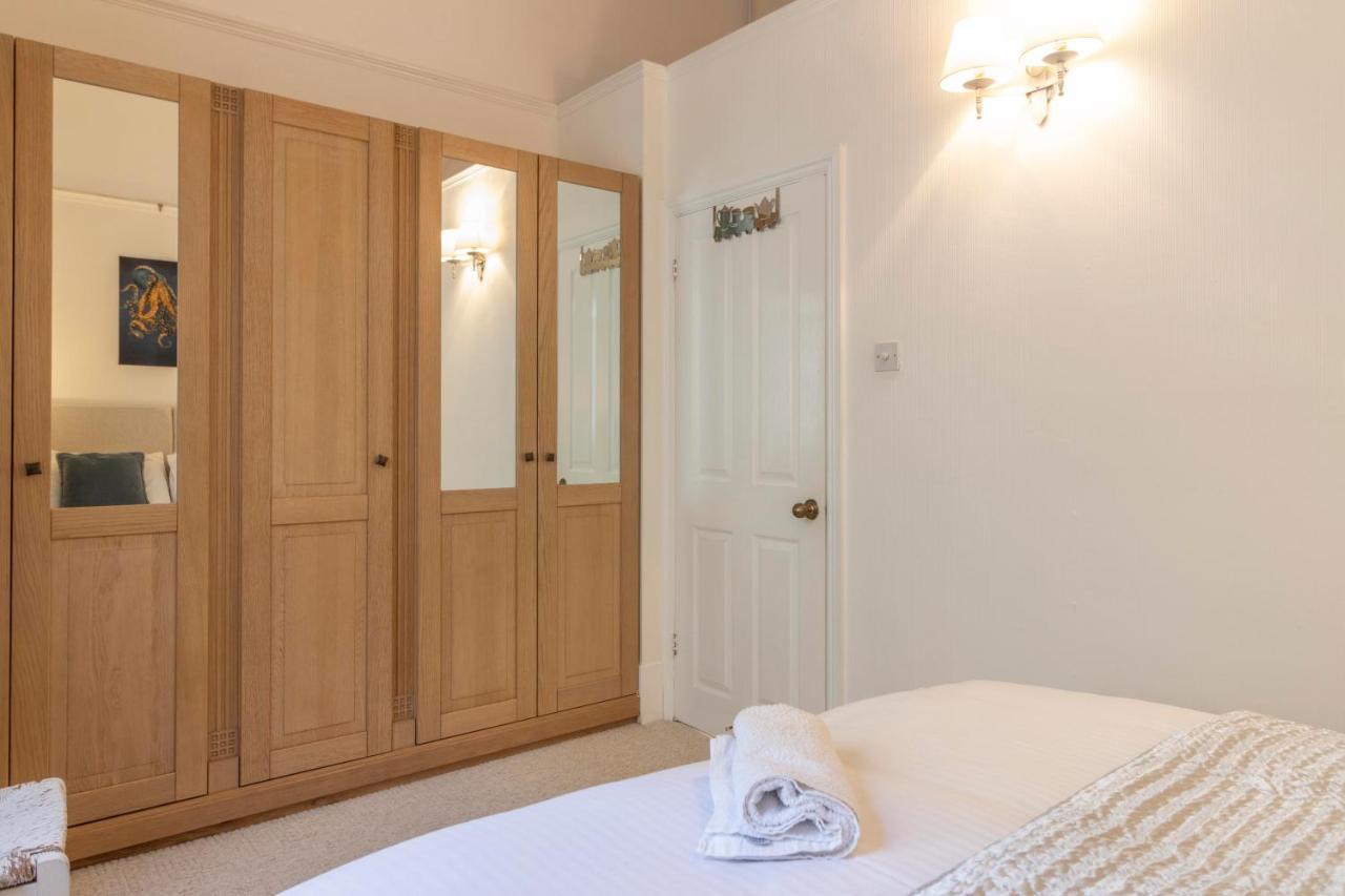 **Sunny And Bright, Thatchers Rock One Bed Beach Front Apartment*** ทอร์คิ ภายนอก รูปภาพ