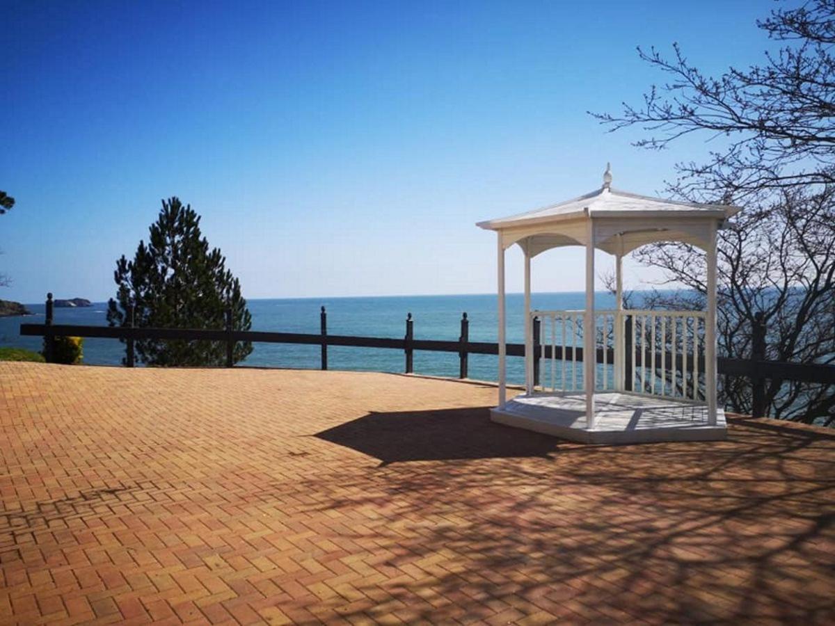 **Sunny And Bright, Thatchers Rock One Bed Beach Front Apartment*** ทอร์คิ ภายนอก รูปภาพ
