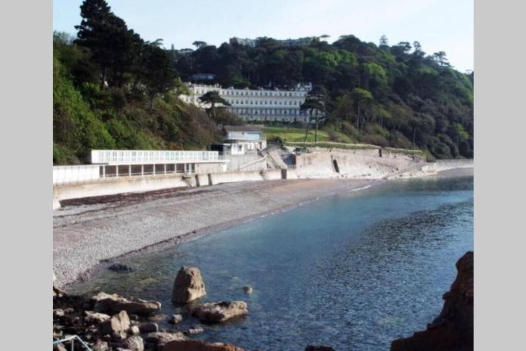 **Sunny And Bright, Thatchers Rock One Bed Beach Front Apartment*** ทอร์คิ ภายนอก รูปภาพ